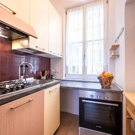 Guesthost - Elegant & Bright Flat In Center