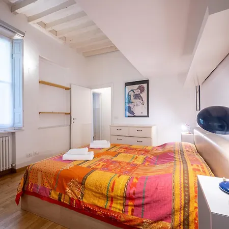 Guesthost - Elegant & Bright Flat In Center Daire