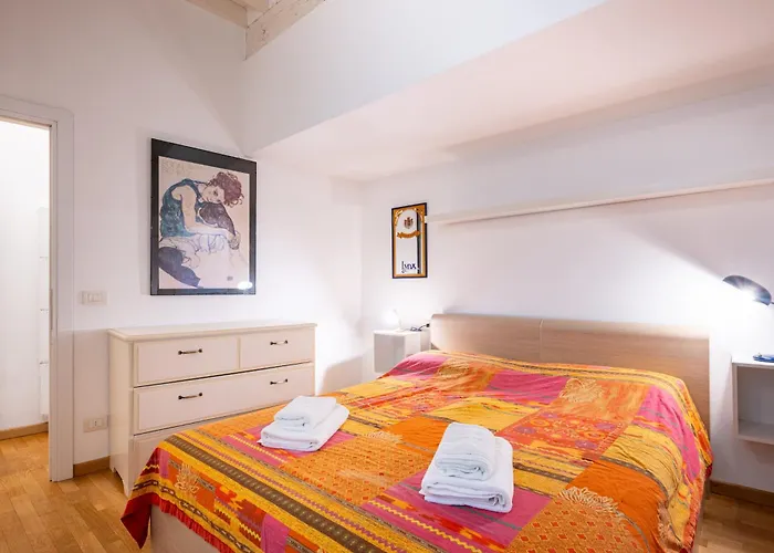 Guesthost - Elegant & Bright Flat In Center Daire *